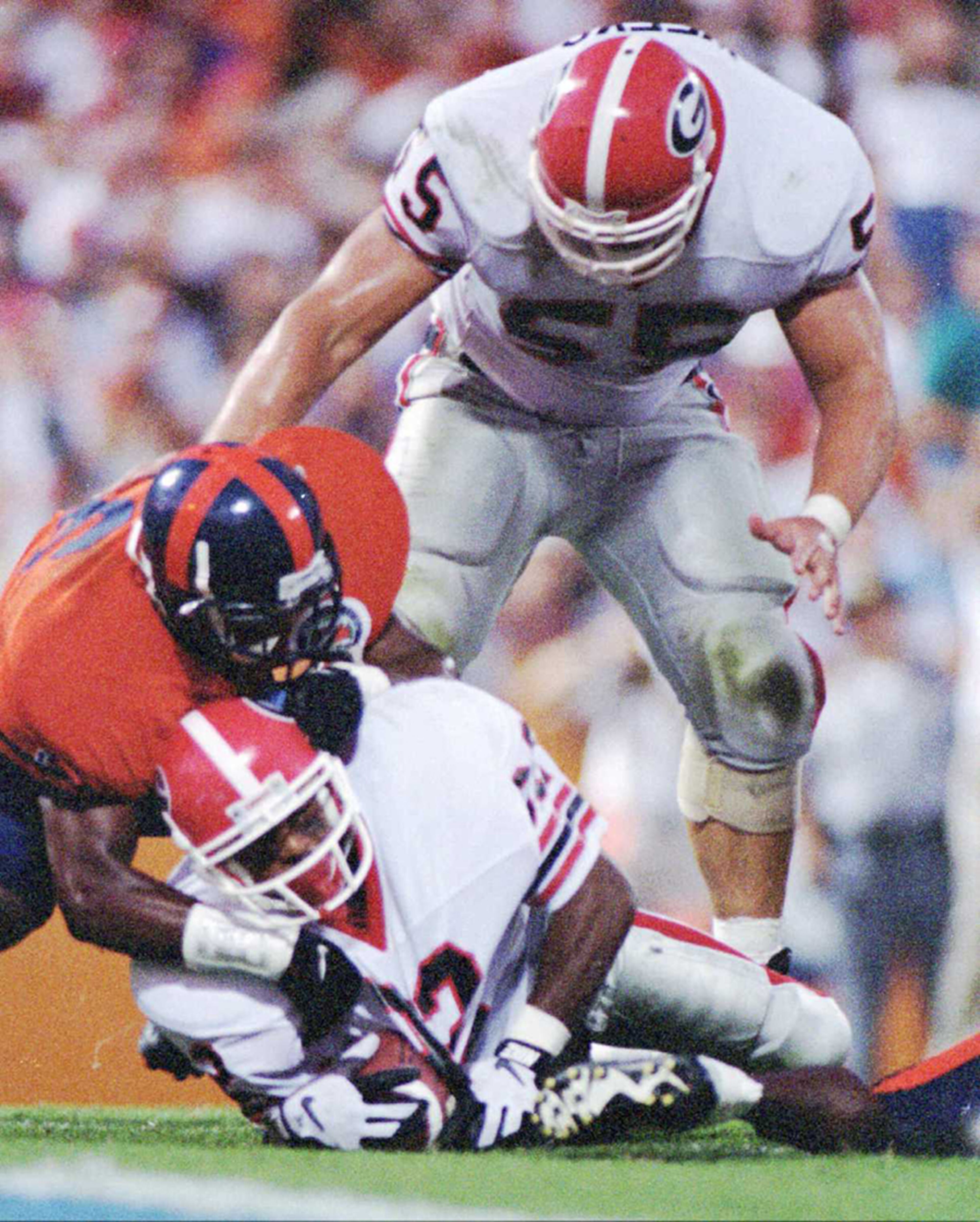 1995: Coming off a shellacking by Alabama, (31-0), Georgia stumbled mightily against Clemson, who blocked a pair of field goals and a PAT.