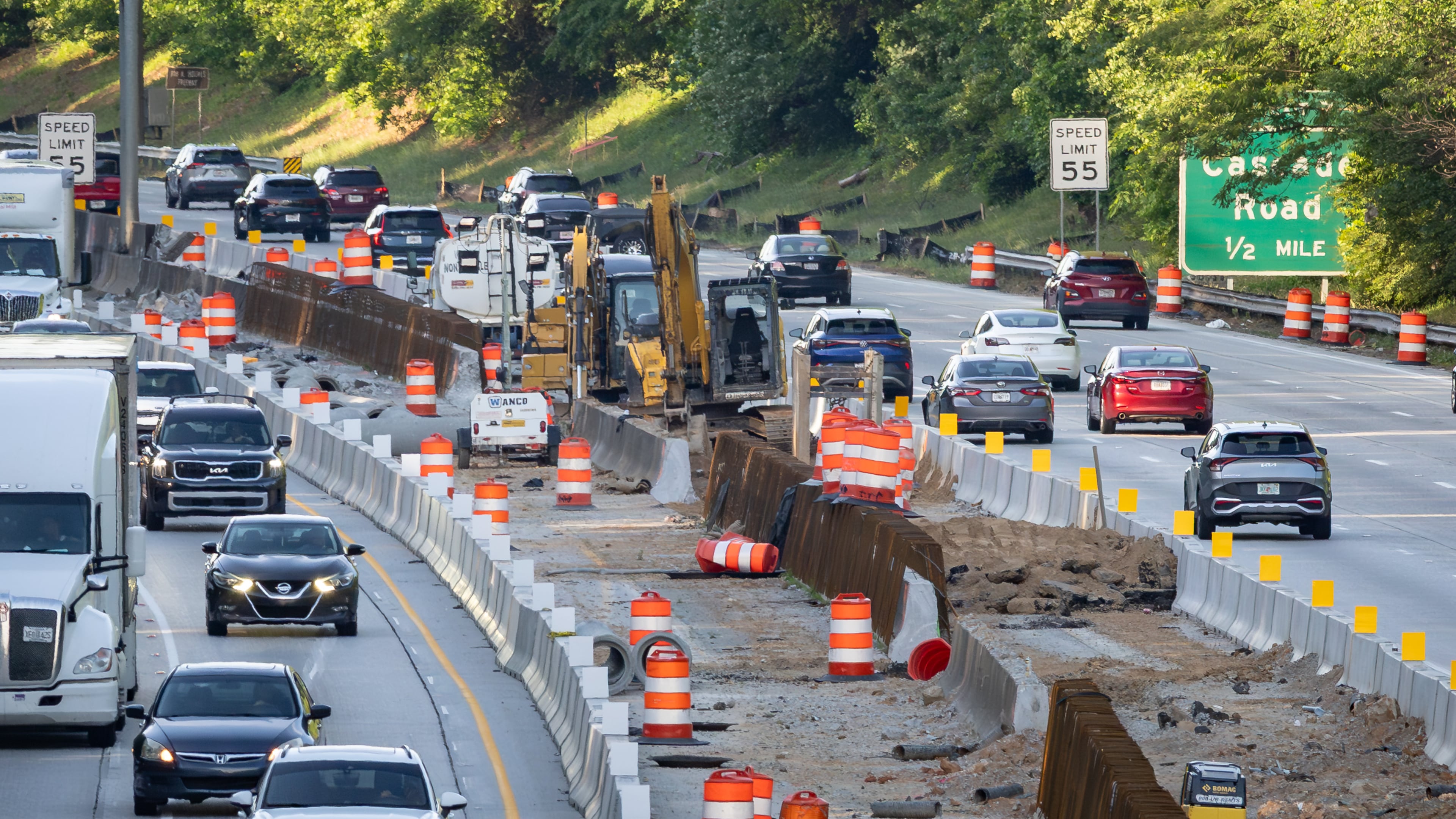 Officials plan to close a portion of I-285, shown here just before the Cascade Road exit, in both directions for construction work from 7 p.m. Friday until 5 a.m. Monday. (Ben Hendren for the AJC)