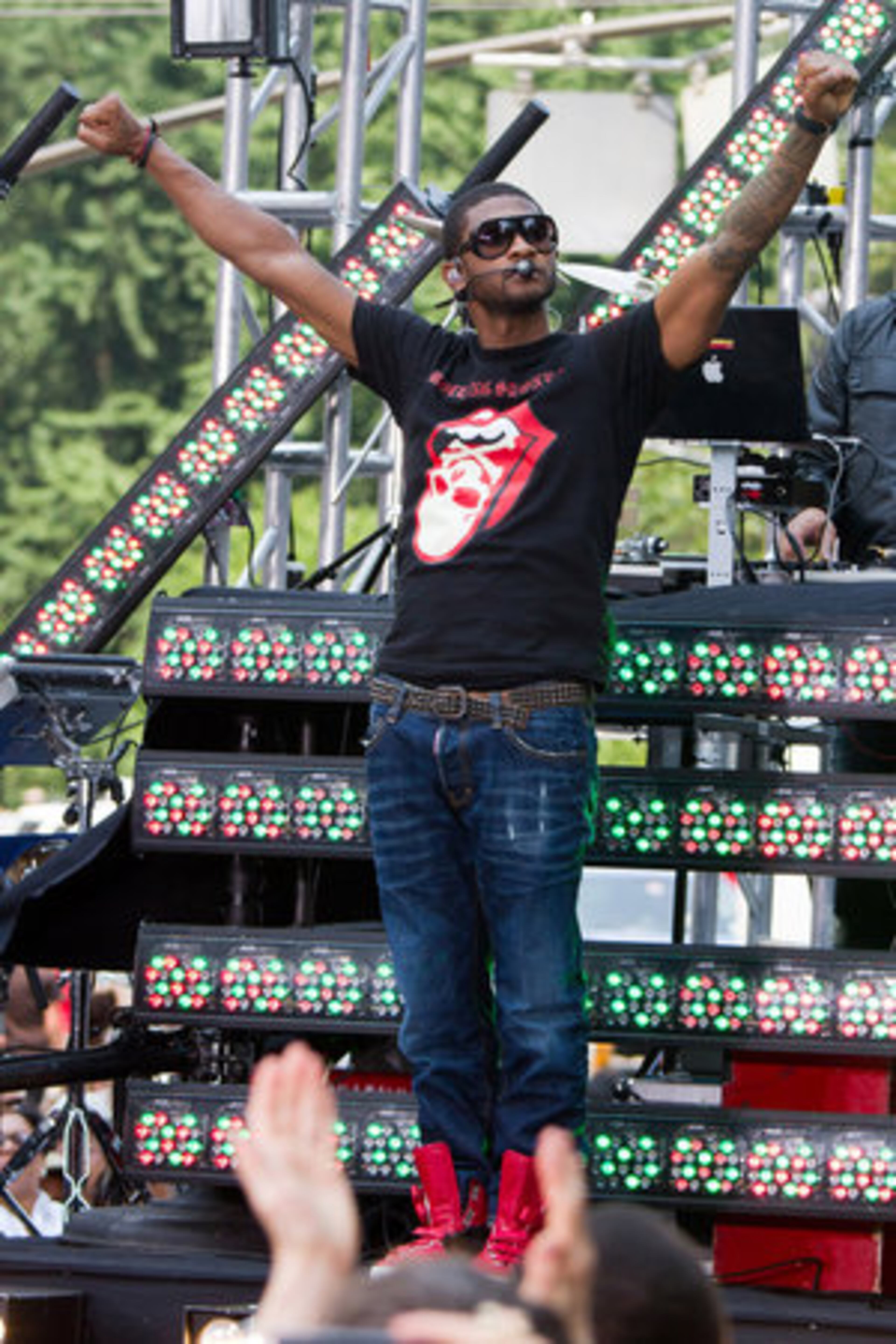 "Versus" comes on the heels of his widely successful "Raymond v. Raymond," which was released just five months ago. It is a nine-song EP of mostly new music.