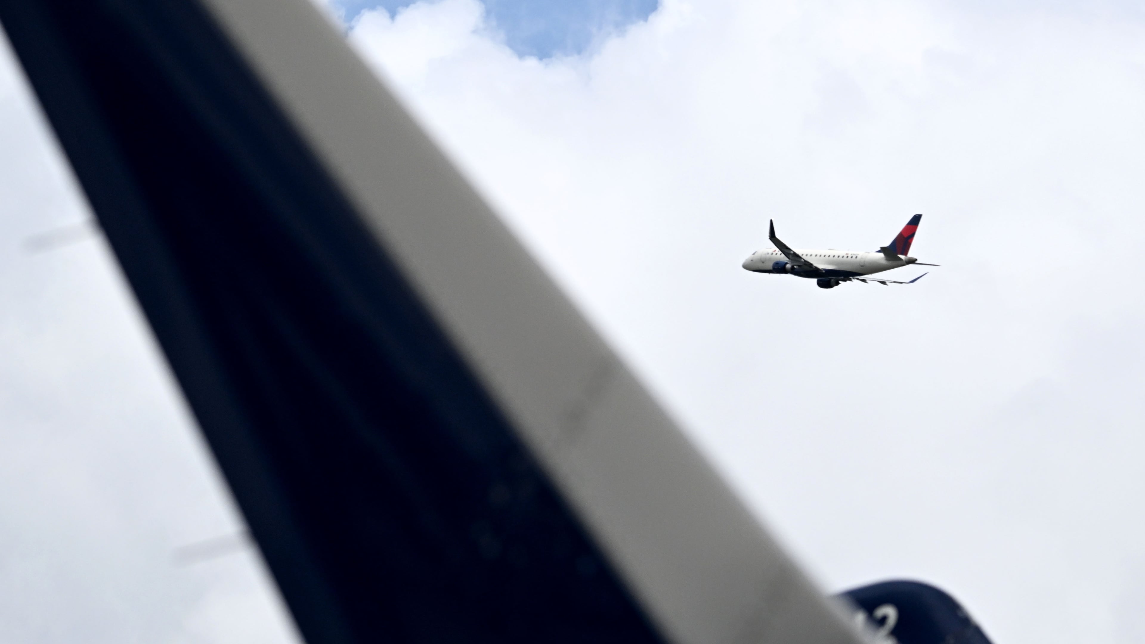 A Delta flight had to turn around and return to Atlanta on Saturday after fumes were reported in the flight deck, officials say. (Hyosub Shin/AJC)