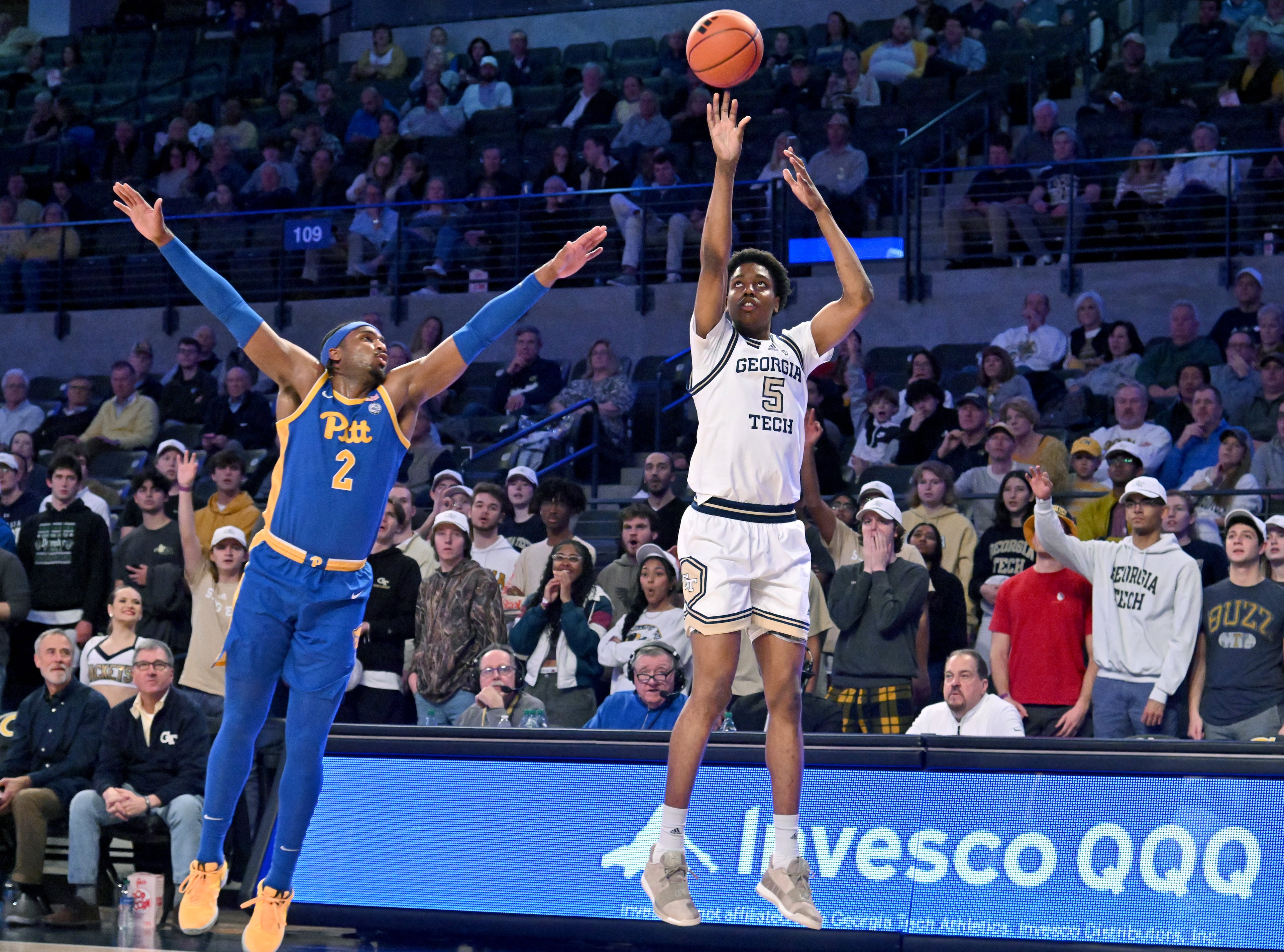 Georgia Tech forward Tafara Gapare (5) shoots over Pittsburgh forward Blake Hinson (2) during the first half of an NCAA college basketball game at Georgia Tech’s McCamish Pavilion, Tuesday, January 23, 2024, in Atlanta. (Hyosub Shin / Hyosub.Shin@ajc.com)