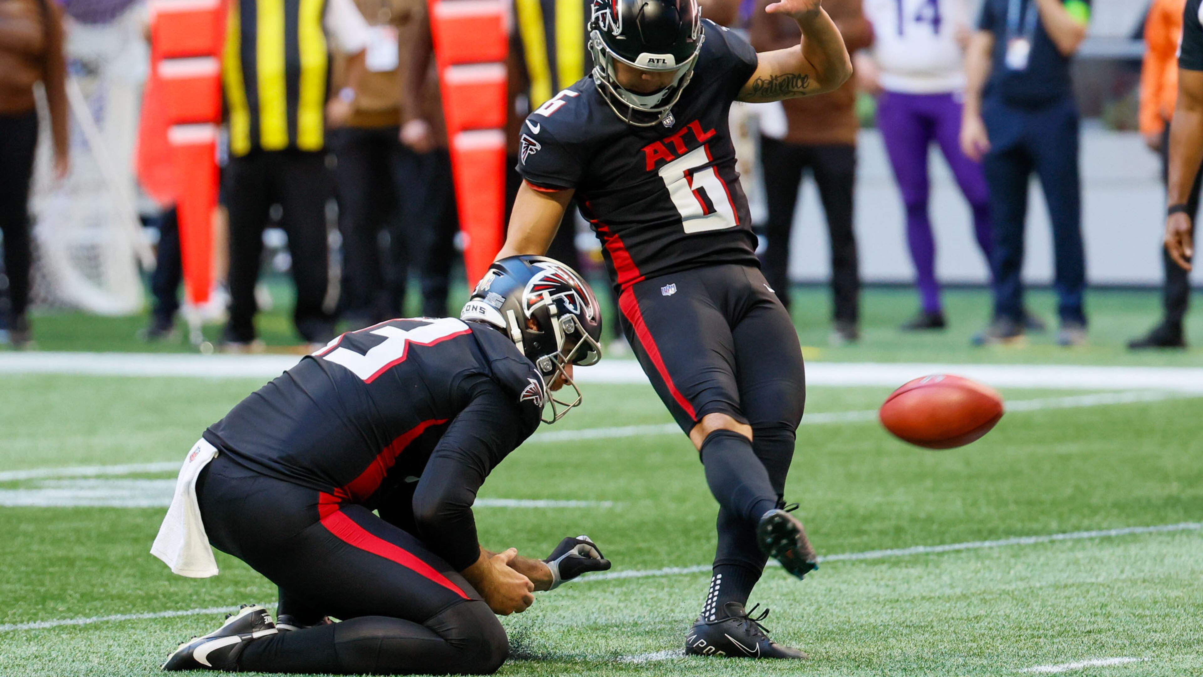 Falcons placekicker Younghoe Koo (6) kicks a field goal during the second half against the Minnesota Vikings on Sunday, Nov. 5, 2023, at Mercedes-Benz Stadium in Atlanta. (Miguel Martinez/miguel.martinezjimenez@ajc.com)