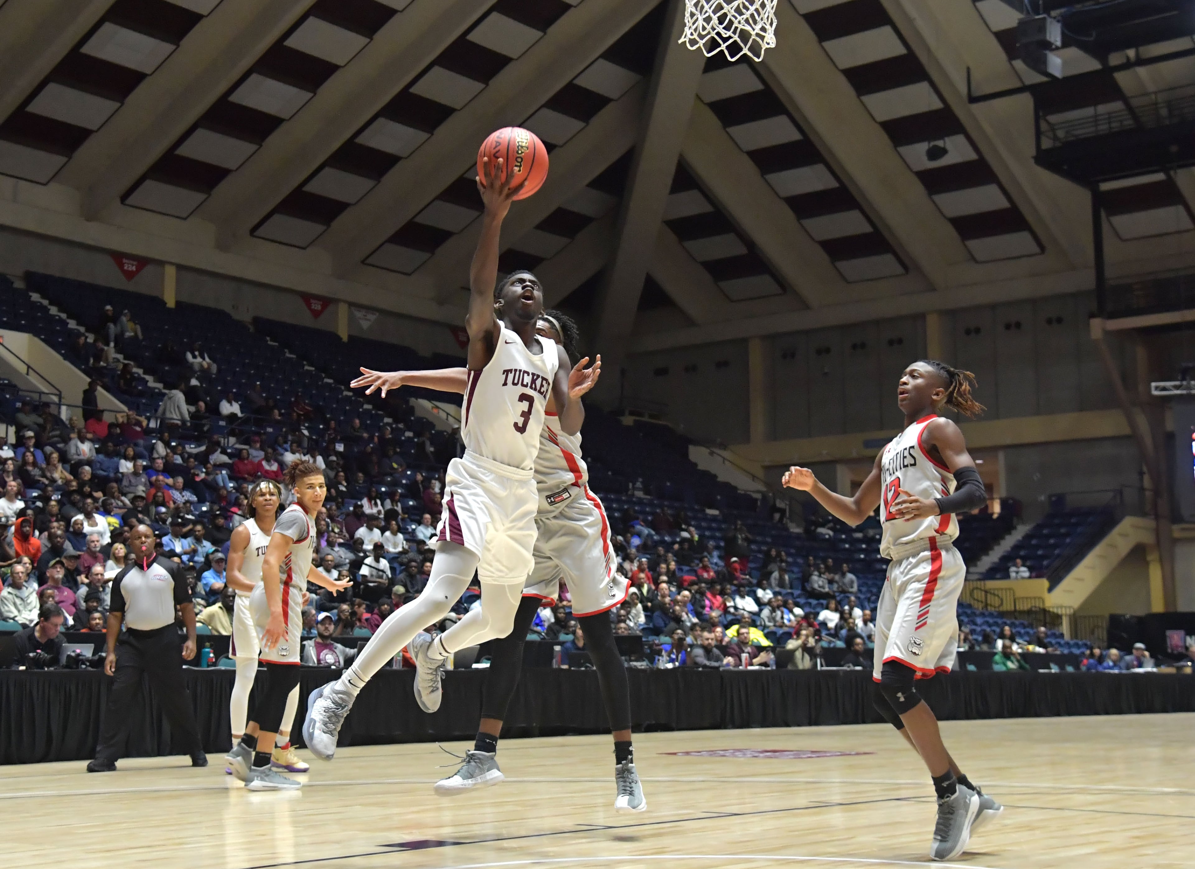 March 9, 2019 Macon - Tucker Braelon Seals (3) goes to the basket in GHSA State Basketball Championship game at the Macon Centreplex in Macon on Saturday, March 9, 2019. HYOSUB SHIN / HSHIN@AJC.COM