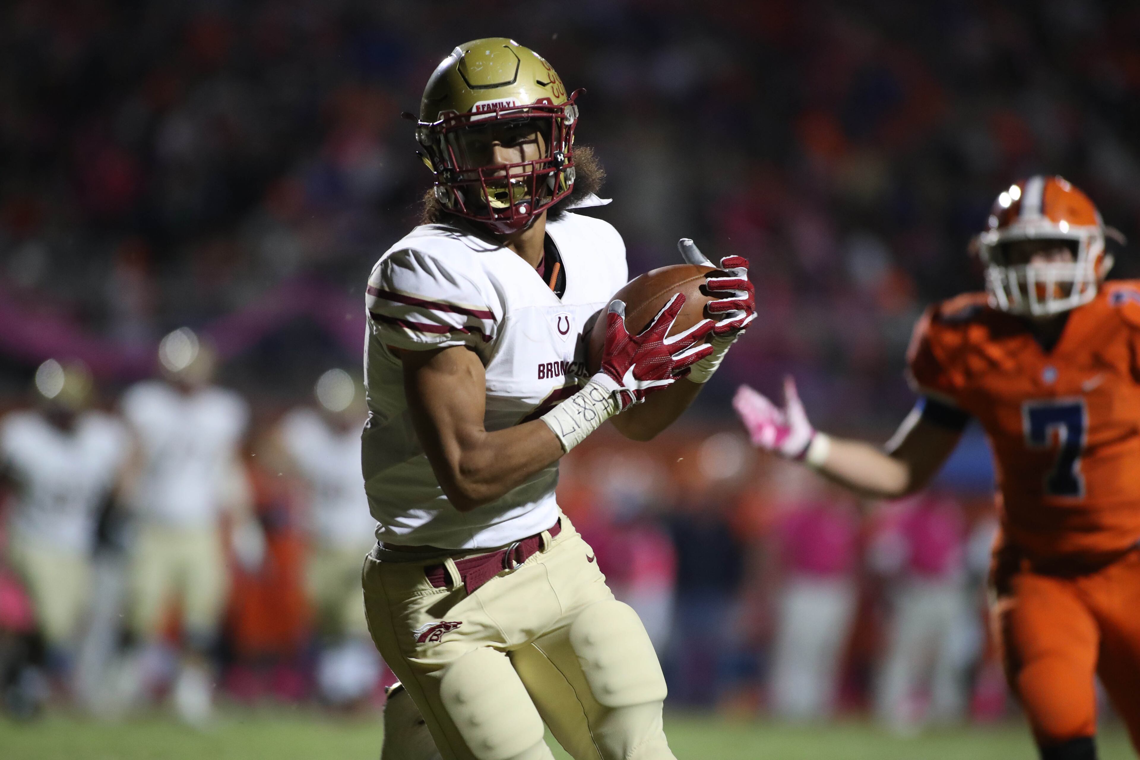 October 20, 2017 - Lilburn, Ga: Brookwood wide receiver Matthew Hill (2) catches a touchdown pass in the first half of their game against Parkview at Parkview High School Friday, October 20, 2017, in Lilburn, Ga.. PHOTO / JASON GETZ