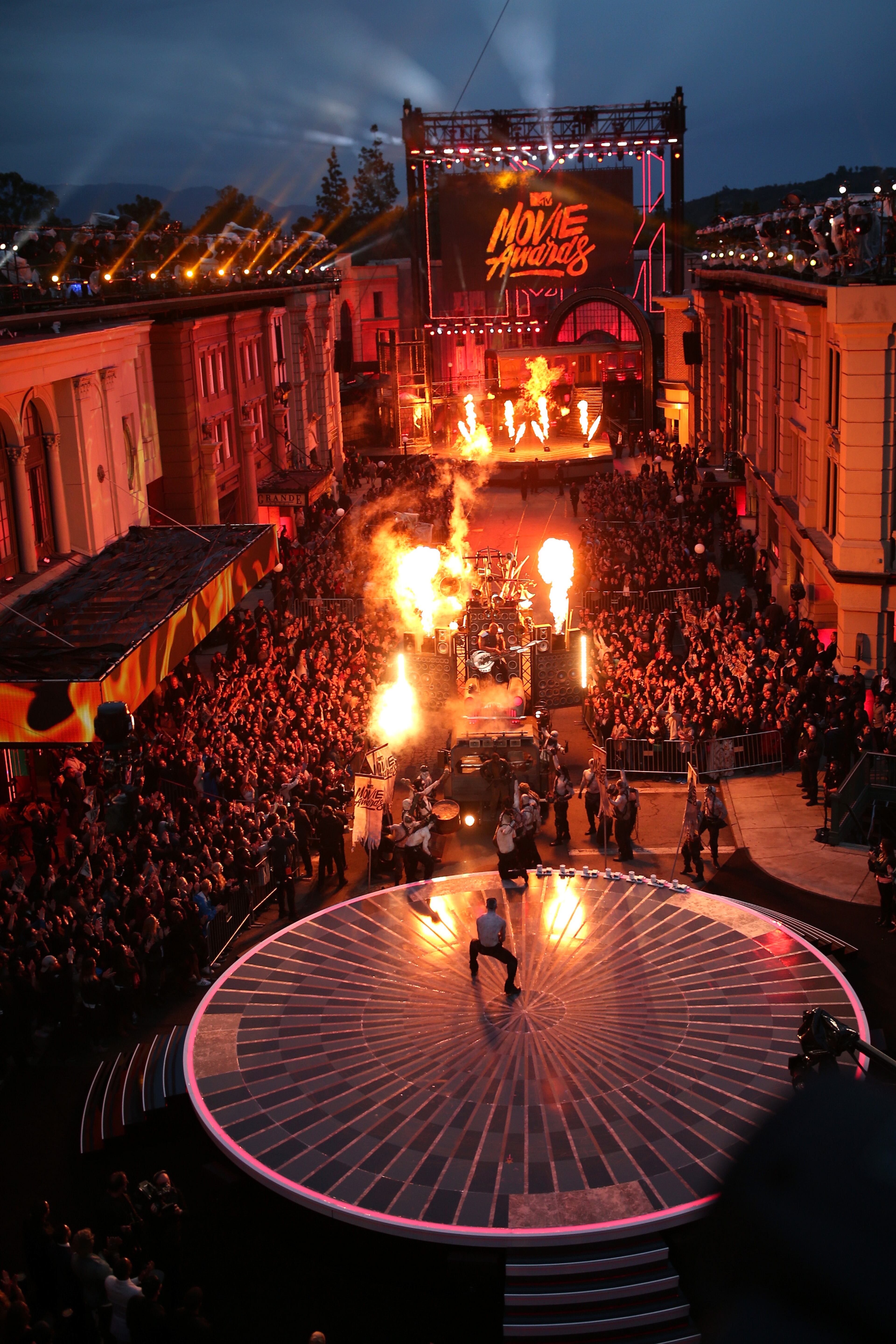 BURBANK, CALIFORNIA - APRIL 09: A wide view of the stage during the 2016 MTV Movie Awards at Warner Bros. Studios on April 9, 2016 in Burbank, California. MTV Movie Awards airs April 10, 2016 at 8pm ET/PT. (Photo by Christopher Polk/Getty Images for MTV)