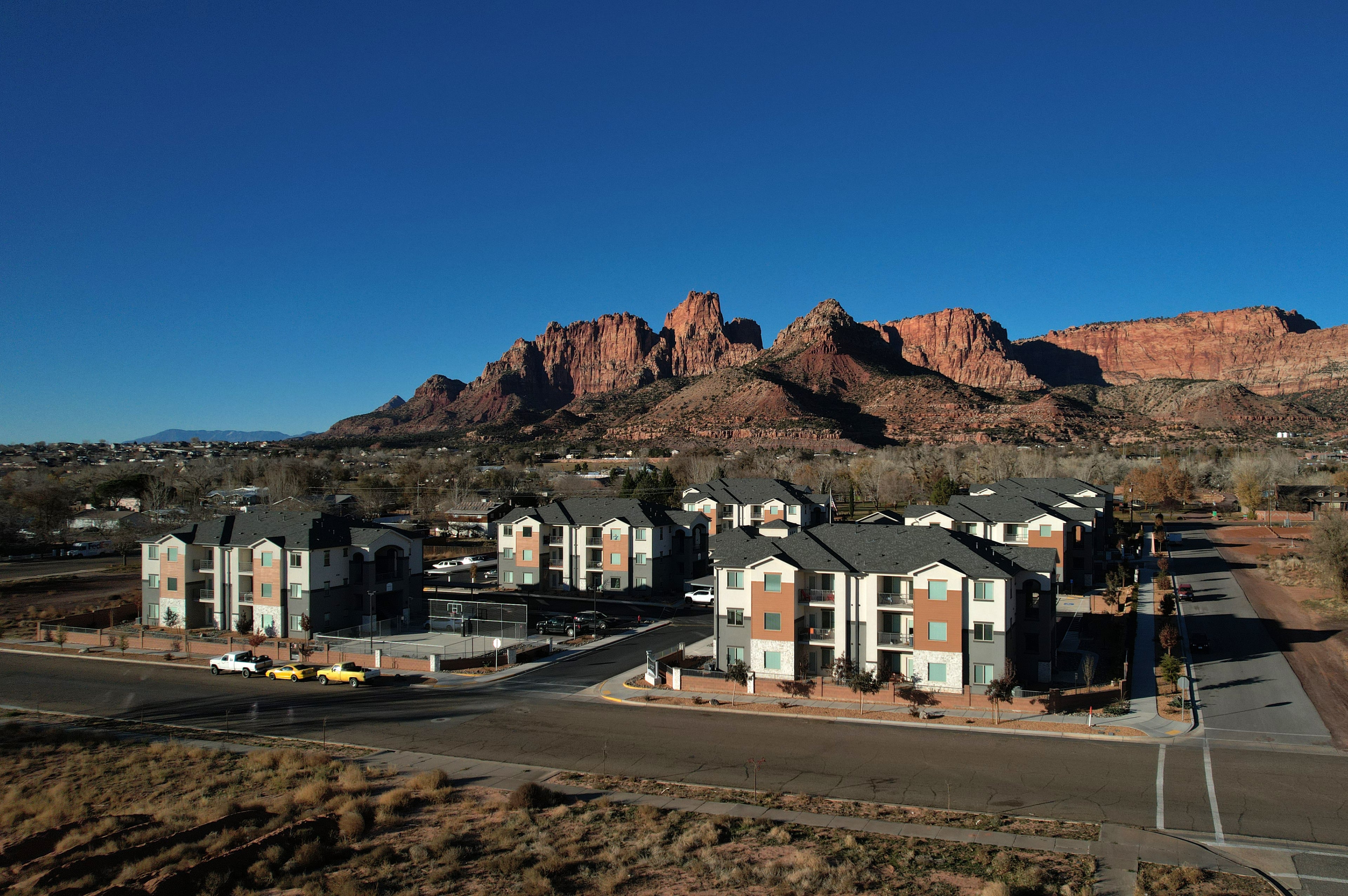 Polygamous Towns-Life After Jeffs