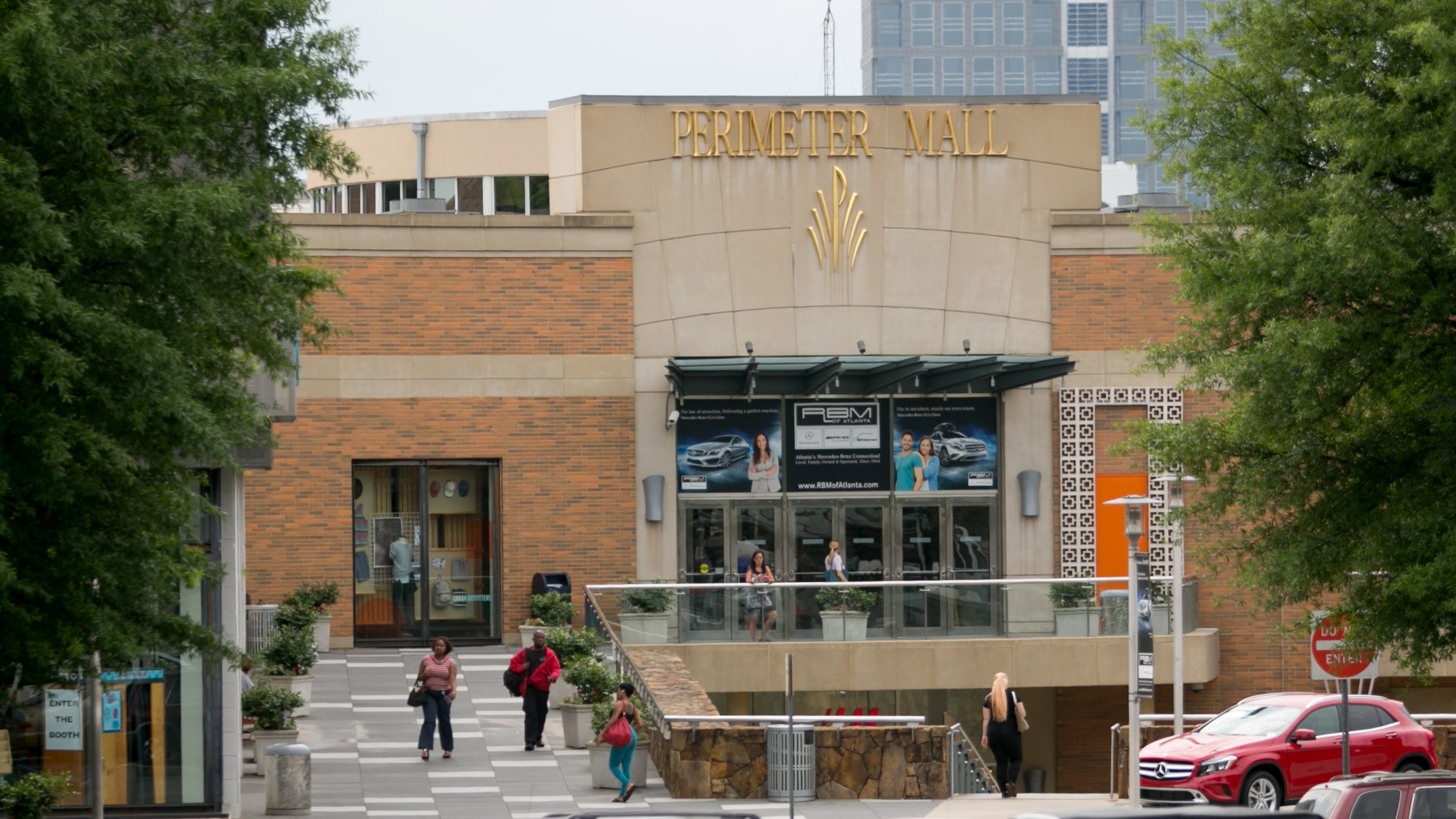 The main entrance to Perimeter Mall is shown on May 15, 2015, in Dunwoody, Ga. PHOTO / JASON GETZ