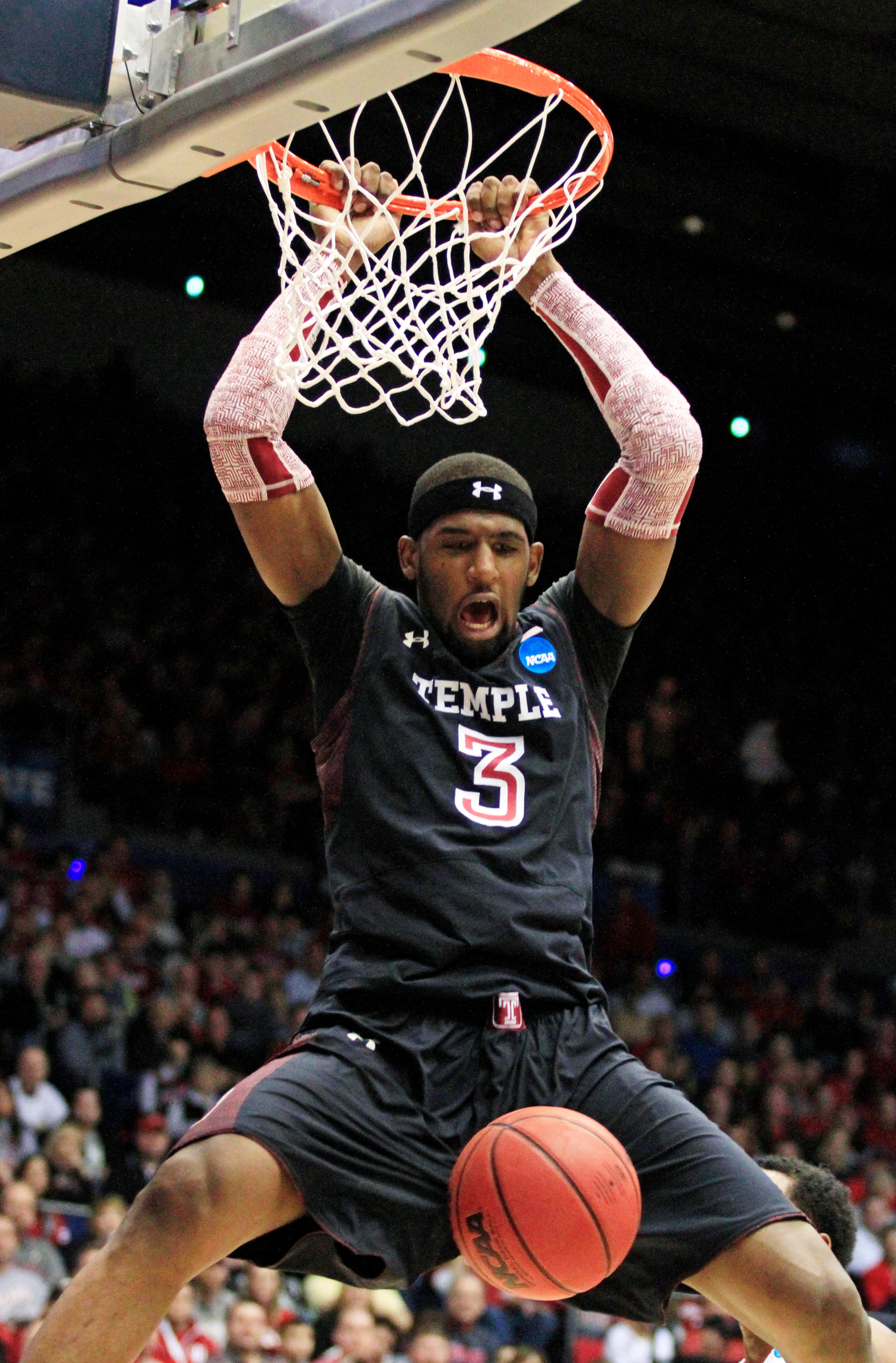 Temple forward Anthony Lee dunks against Indiana in the first half of a third-round game of the NCAA college basketball tournament, Sunday, March 24, 2013, in Dayton, Ohio. (AP Photo/Skip Peterson)