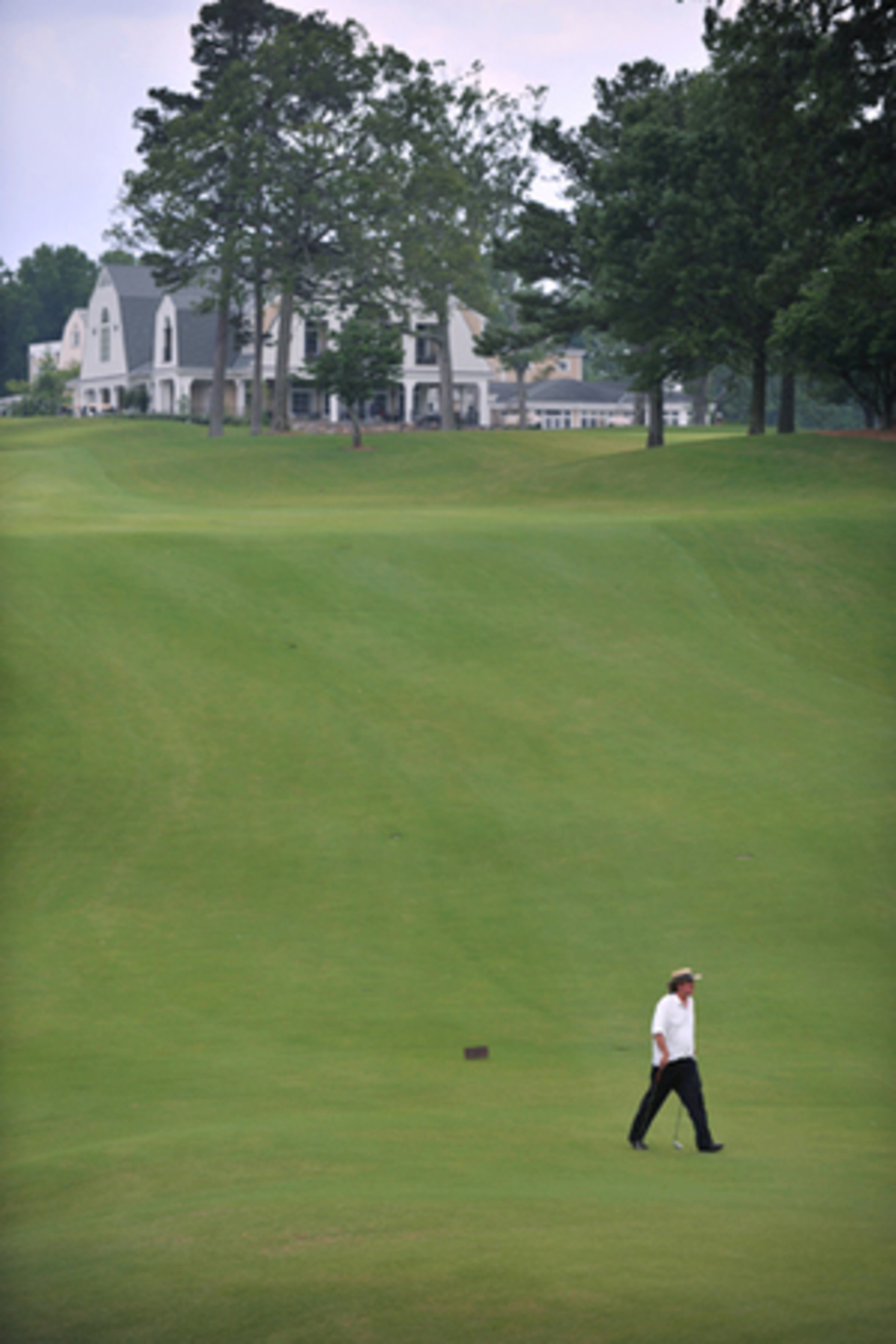 Bell learned the game as a kid in Cleveland but gave it up partly because of a bad sunburn that messed up his swing. His clubs stayed in the closet for 15 years, while music took the front seat.