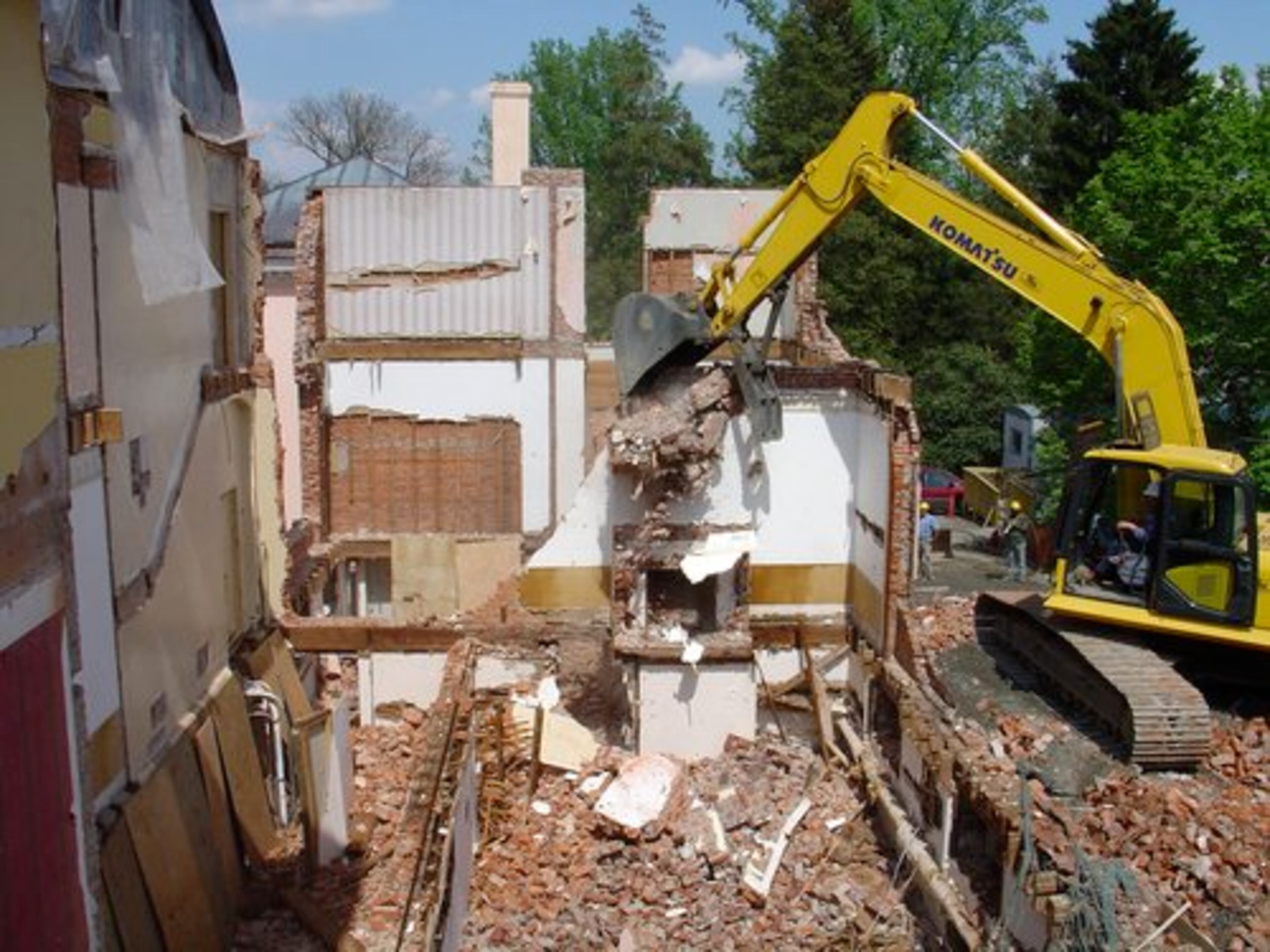 WORKERS DEMOLISH portions that were added to Montpelier. The demolition made Montpelier two-thirds smaller.