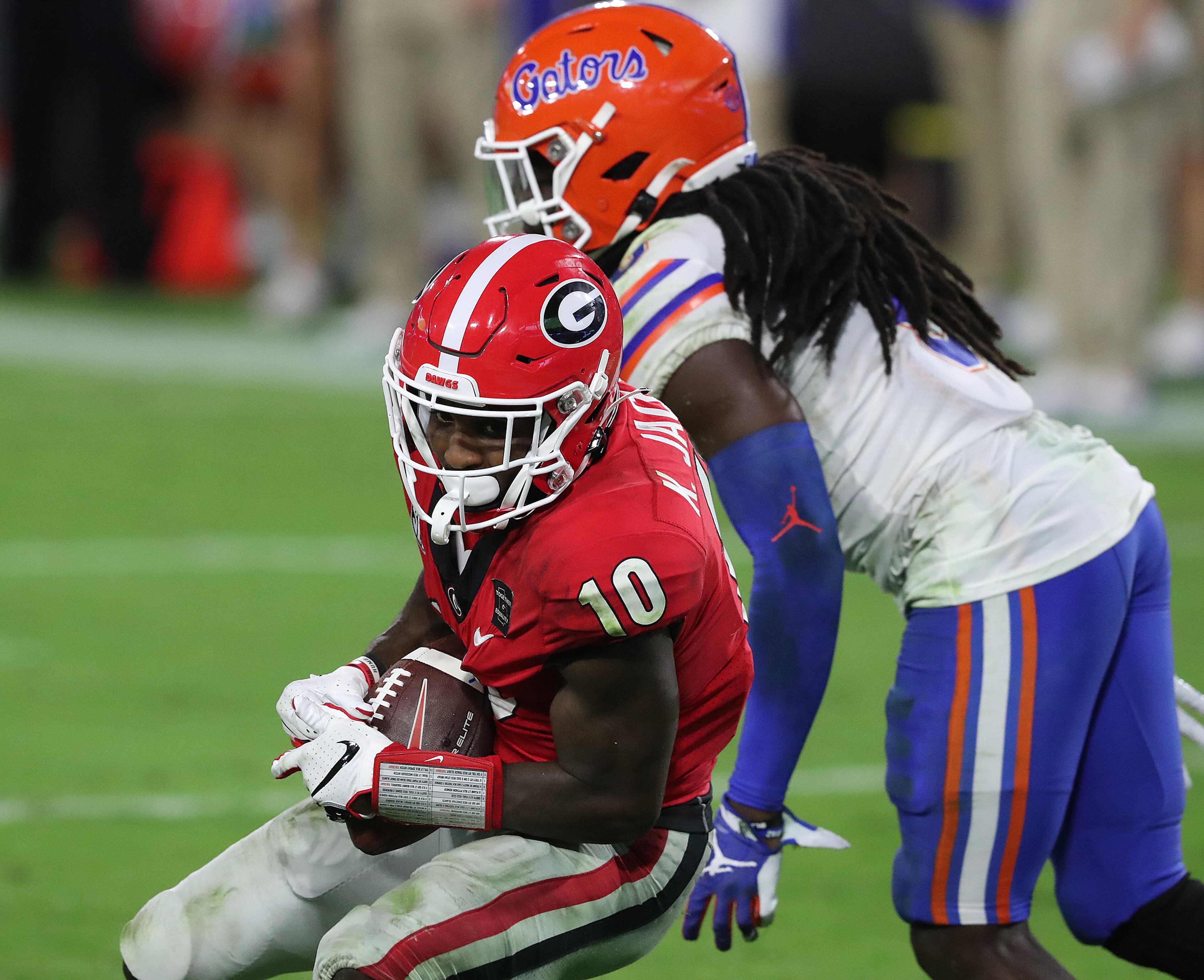 Georgia wide receiver Kearis Jackson catches a touchdown pass from D’Wan Mathis in the third quarter that cut the deficit to 41-28.