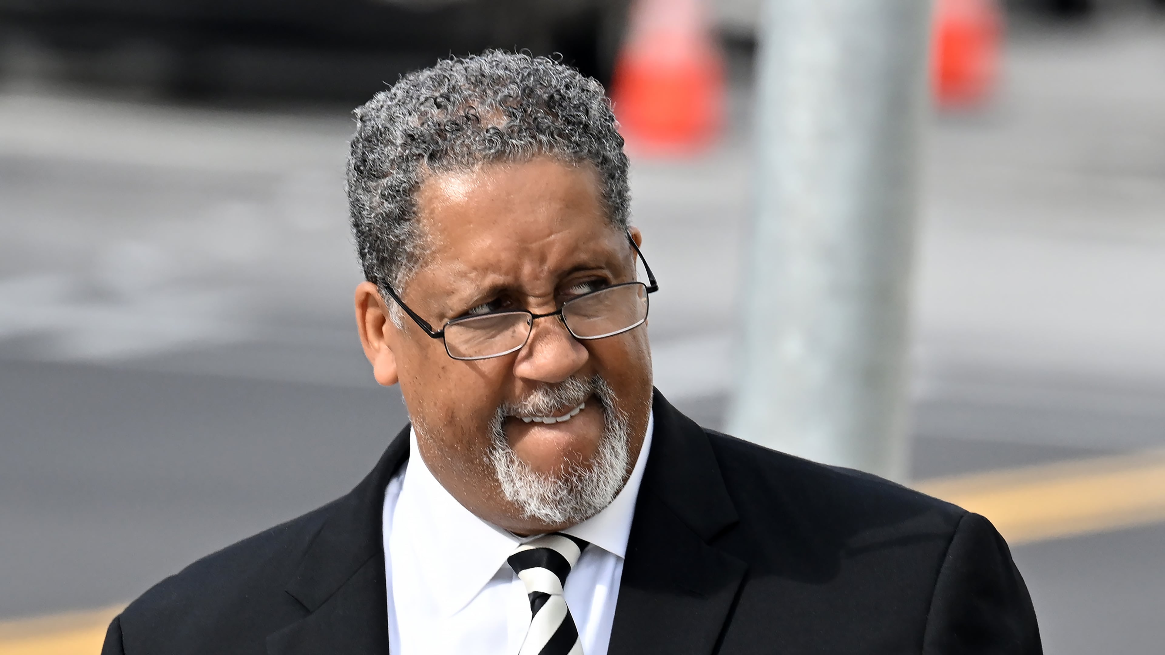 July 13 , 2022 Atlanta - Ex-Stonecrest mayor Jason Lary arrives at the Richard B. Russell Federal Building for his sentencing hearing in federal fraud case related to misusing city’s COVID relief funds on Wednesday, July 13, 2022. (Hyosub Shin / Hyosub.Shin@ajc.com)