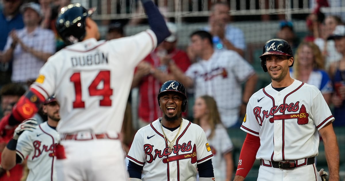 Dubón goes deep, Braves win another series