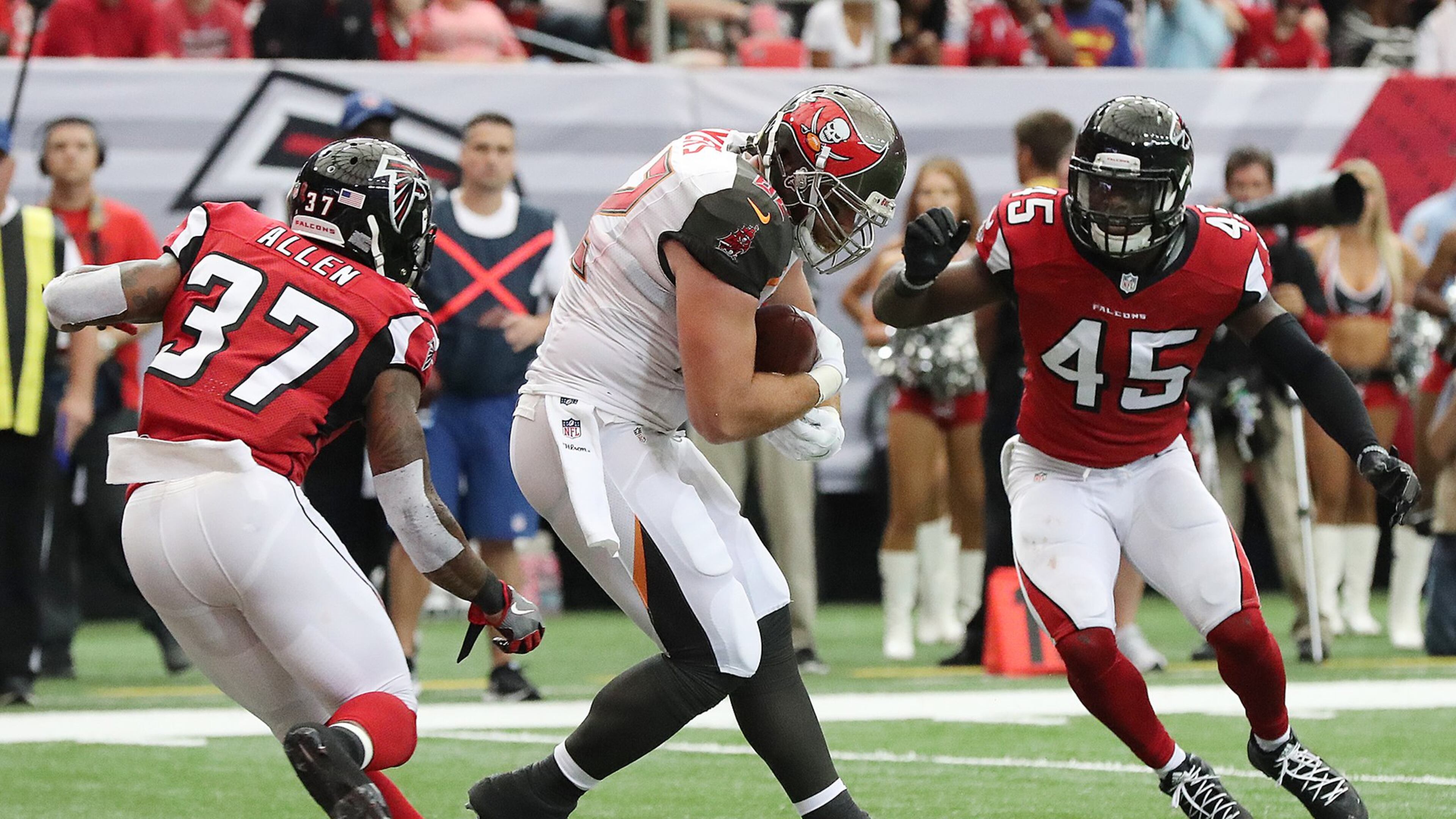 September 11, 2016 ATLANTA: Buccaneers tight end Brandon Myers catches a touchdown pass between Falcons defenders Ricardo Allena and Deion Jones during the first half in an NFL football game on Sunday, Sept. 11, 2016, in Atlanta. Curtis Compton /ccompton@ajc.com