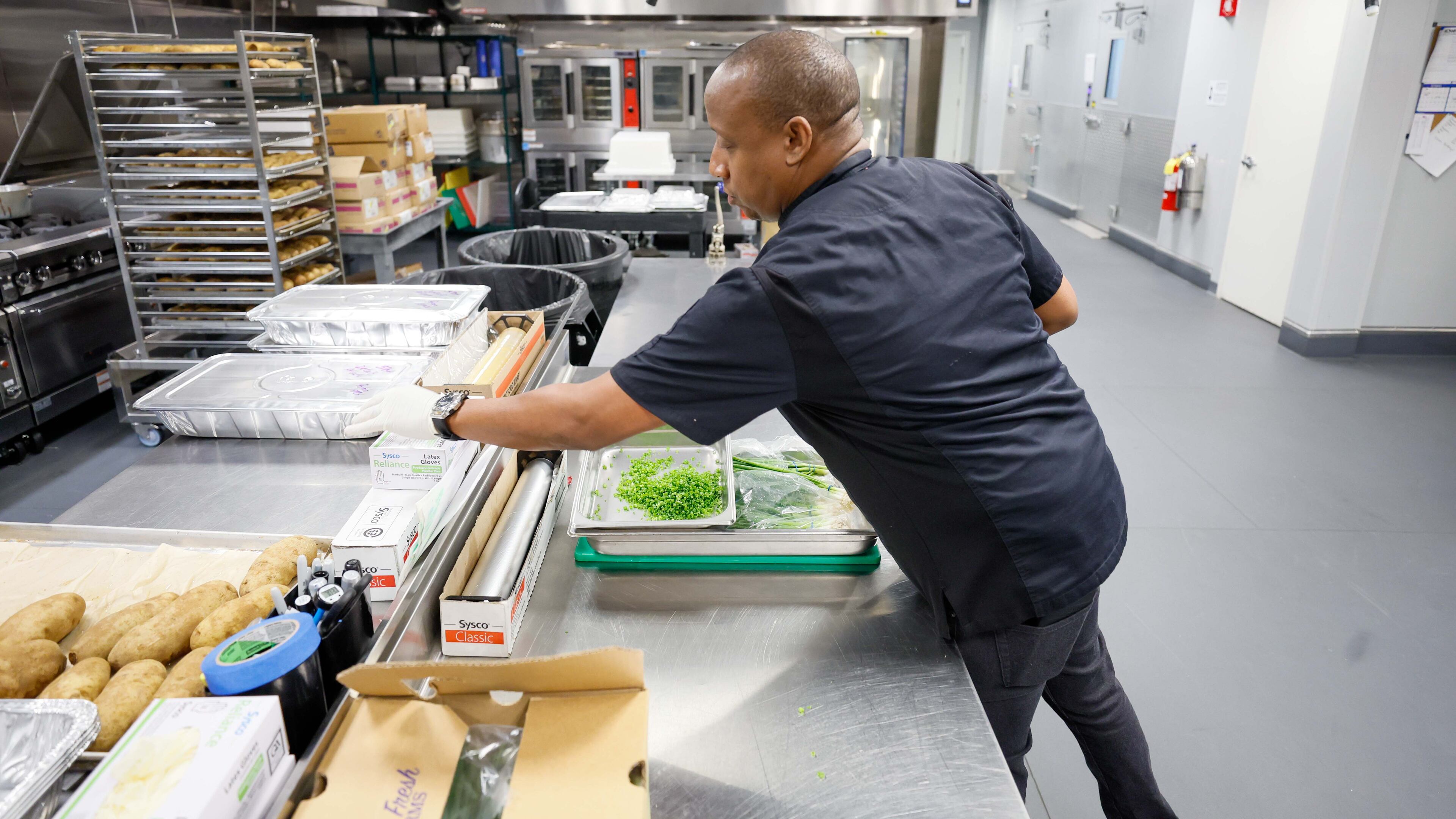 Chef Chris Kelly will cook 150 turkeys for Thanksgiving Day dinner for Meals On Wheels Atlanta, a nonprofit organization that delivers meals to homebound clients age 60 and older in Fulton County.
(Miguel Martinez / AJC)