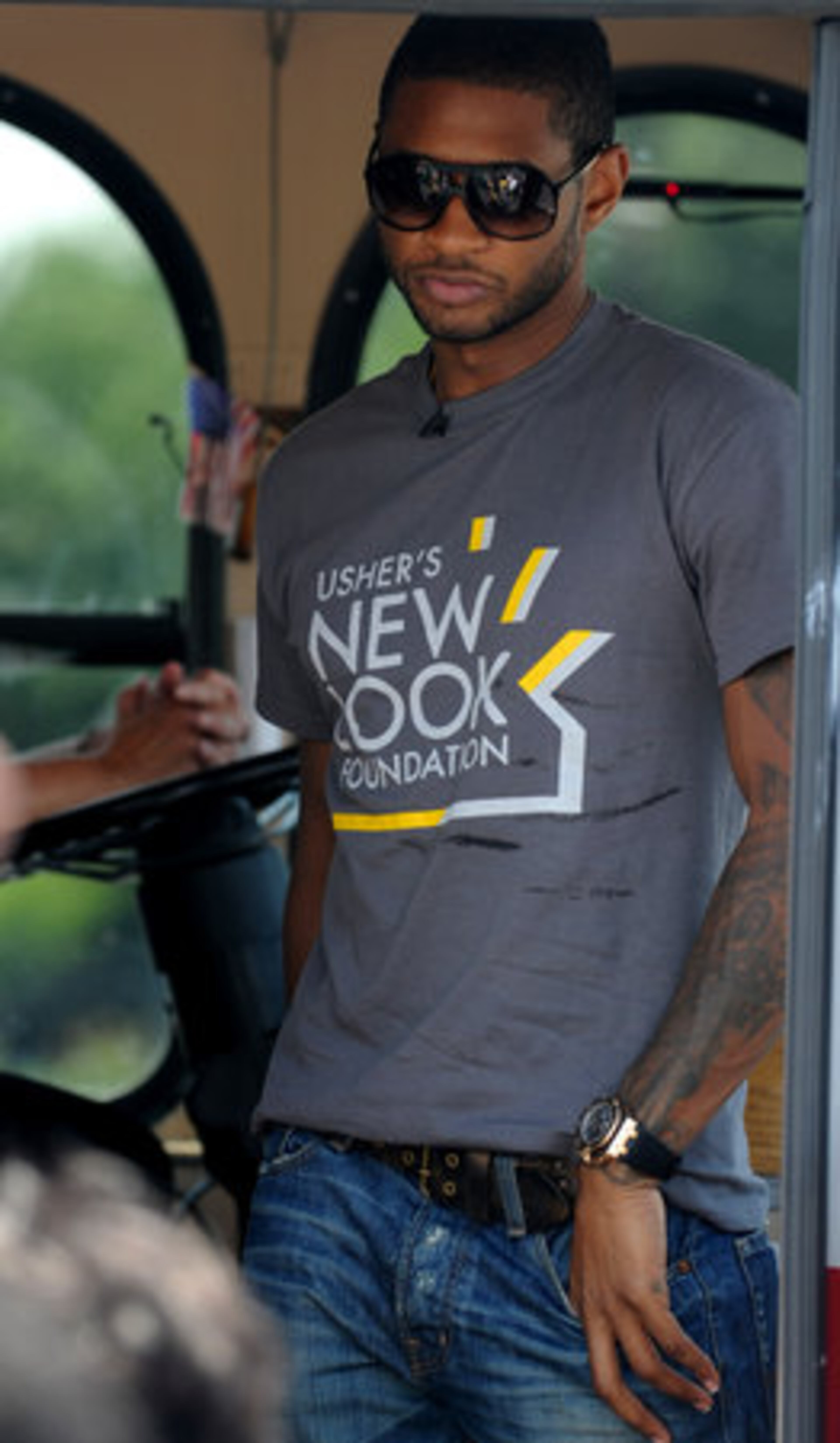 Ford and Usher New Look Foundation teamed up to provide safety driving instruction to youth in an effort to reduce teen auto crashes and fatalities in the city.