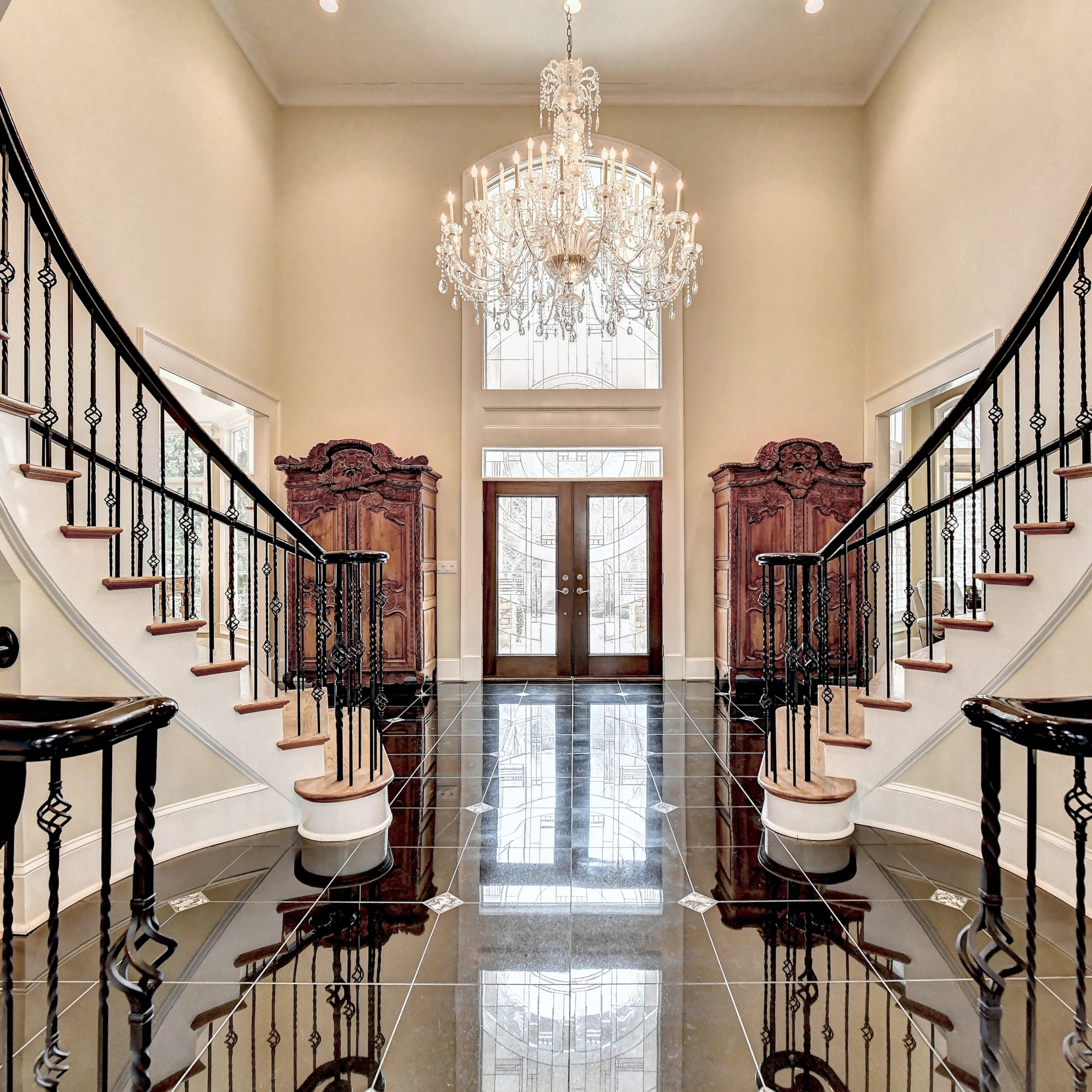 This Dawsonville mansion is one of the most luxurious offerings on the Georgia market