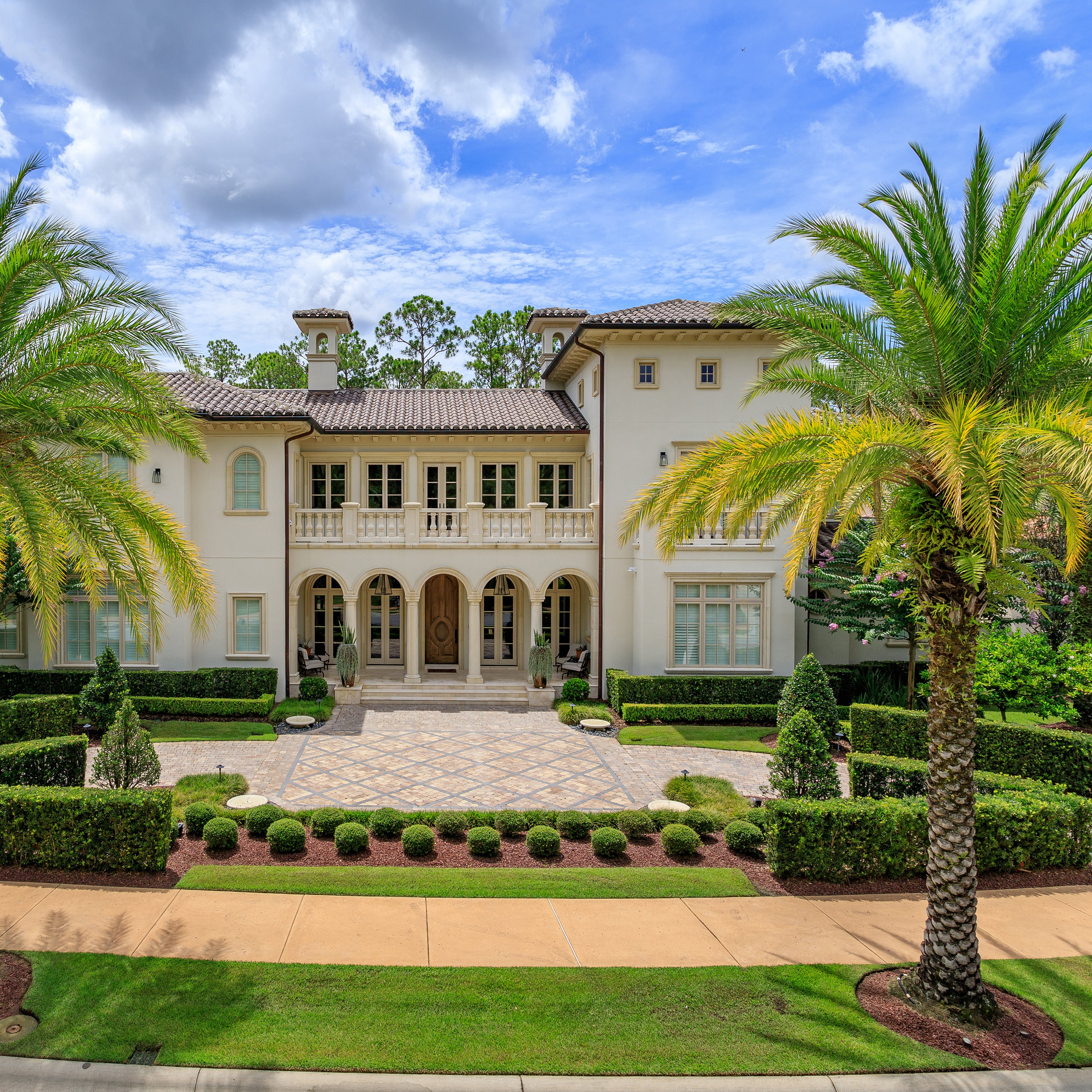 Step inside the worlds of ‘Frozen,’ ‘Star Wars,’ and ‘Finding Nemo,’ at this $19 million Disney World mansion